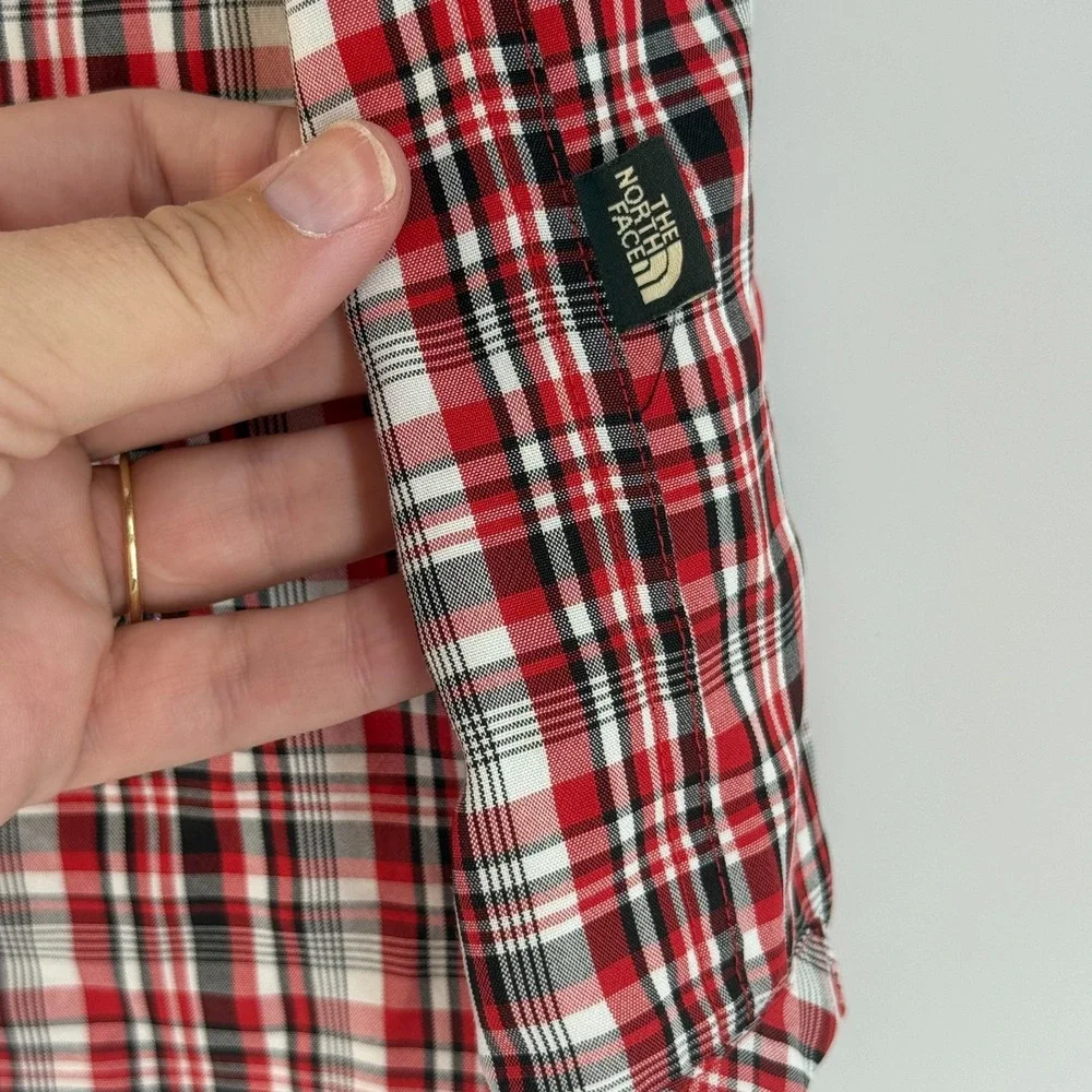 The North Face Shirt Mens Medium Flap Pocket‎ Button Up Red Plaid Short Sleeve